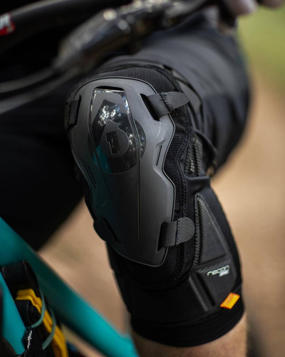 SIXSIXONE 661 Recon ADVANCE Knee | guards | D3O | MTB / ENDURO | black